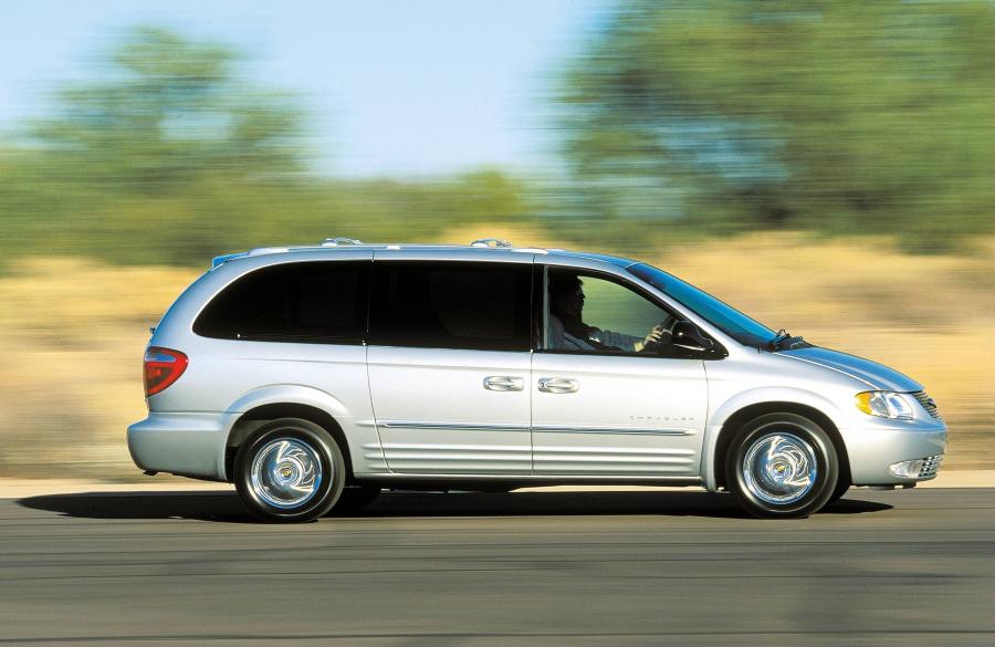  Chrysler Town & Country 2001 года  (фото 5 из 18)